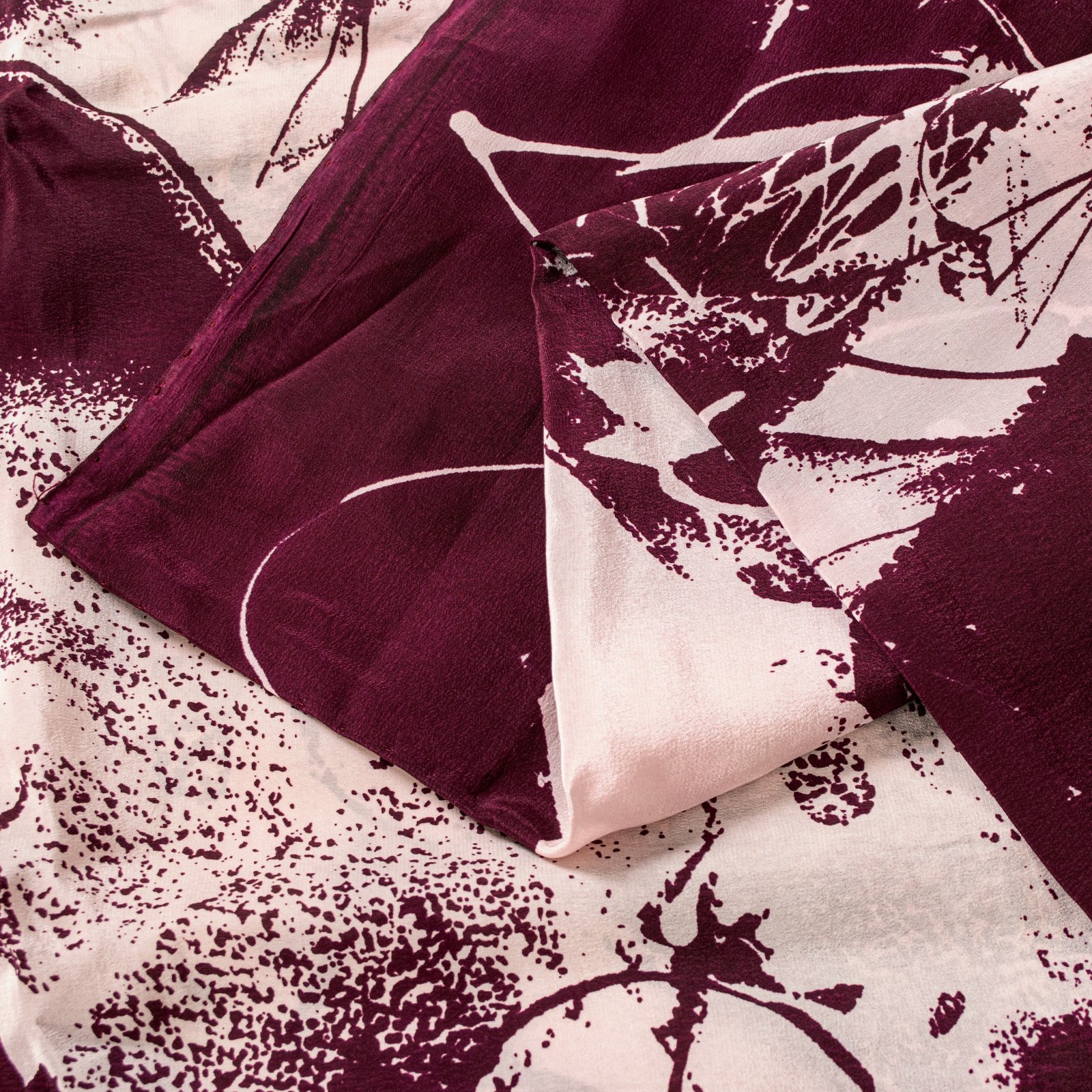 Sanskriti Vintage White-Maroon Pure Crepe Silk Saree Batik Work 5.5+Yd Fabric