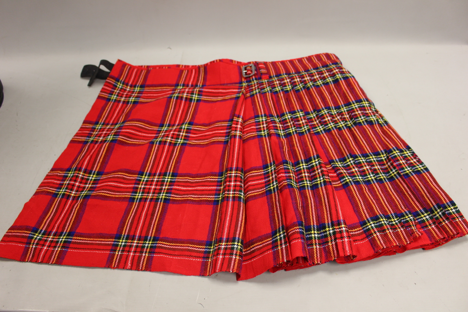 Men’s Scottich Design Tartan – Size: 36 – Used