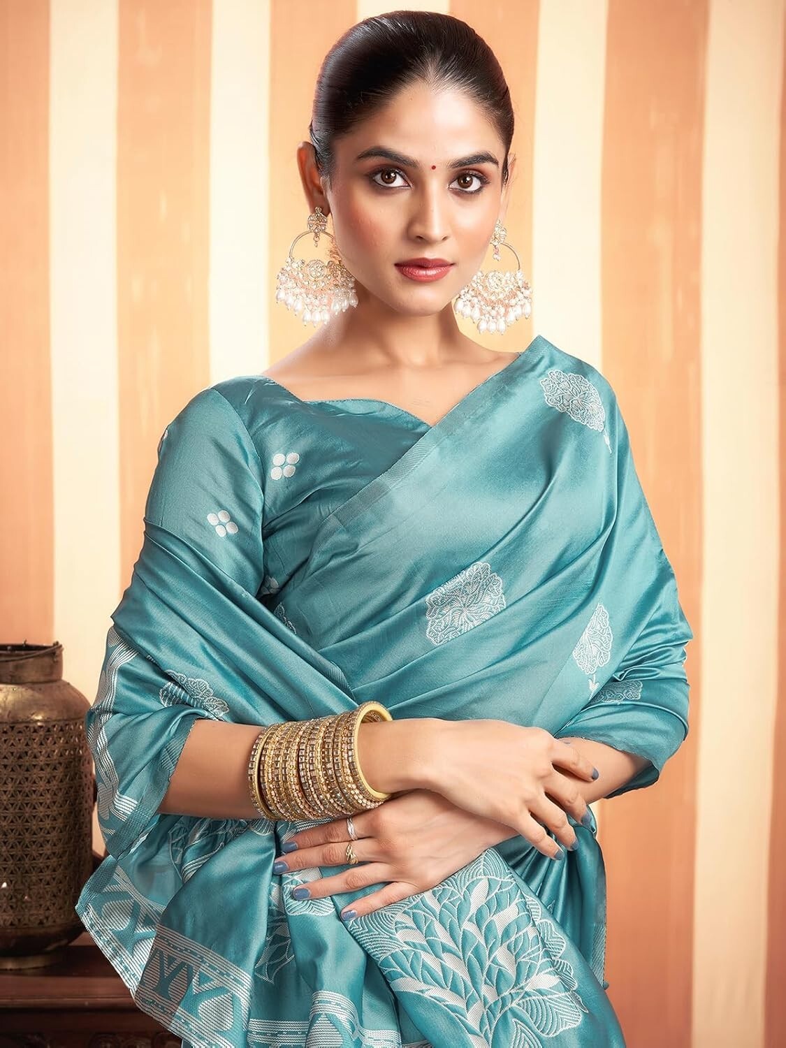 Women’s Silk Blend Banarasi Jacquard Saree with Unstitched Blouse Piece