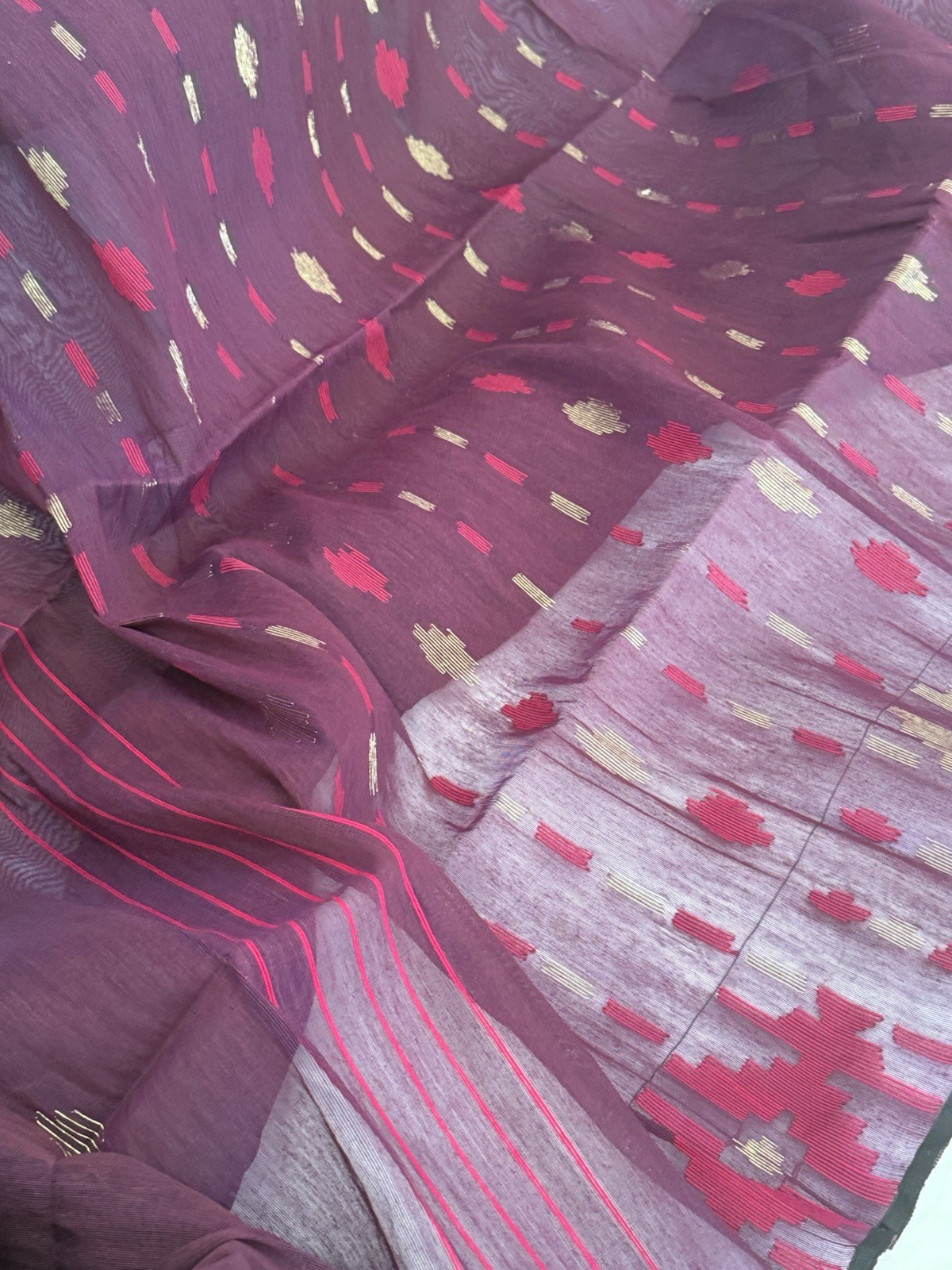NEW, Handmade, Original Dhakai Jamdani Saree ( item# L2217 ) Only $40