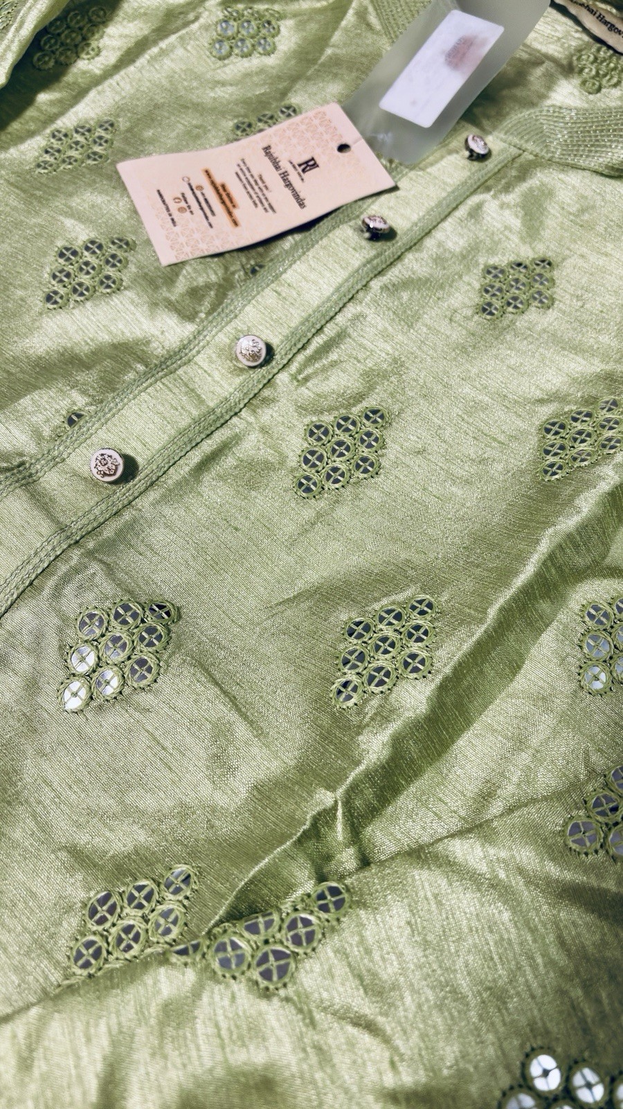 Beautiful light olive green Men’s kurta Size: 38 , kurta length:44