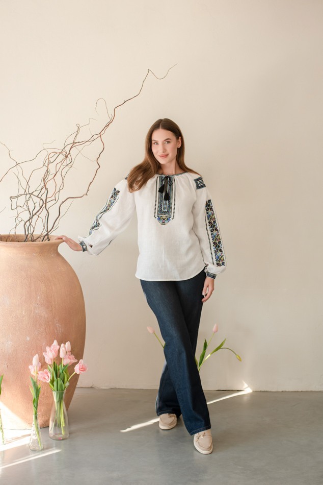 Ukrainian Embroidered White Linen Blouse Vyshyvanka Floral Boho Long Sleeve Folk