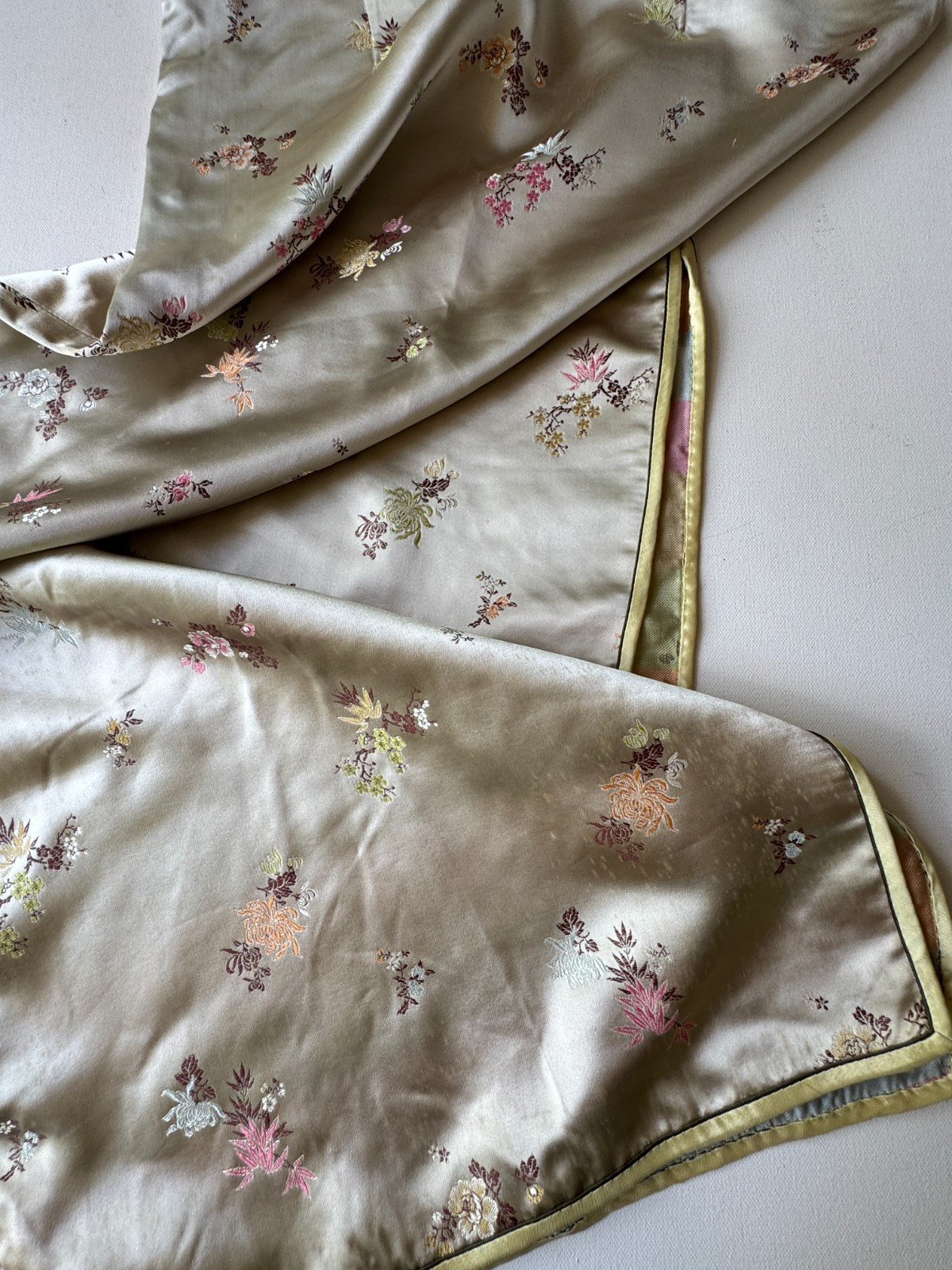 Vintage 1950s Chinese Satin Cheongsam Qipao Dress – Gold Brocade Size Small