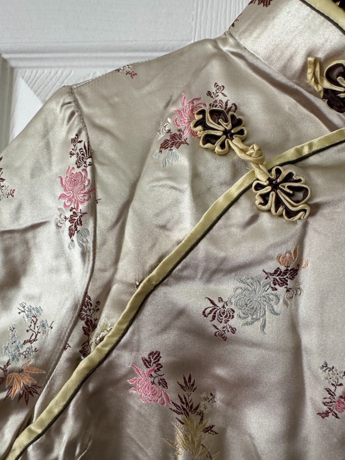Vintage 1950s Chinese Satin Cheongsam Qipao Dress – Gold Brocade Size Small