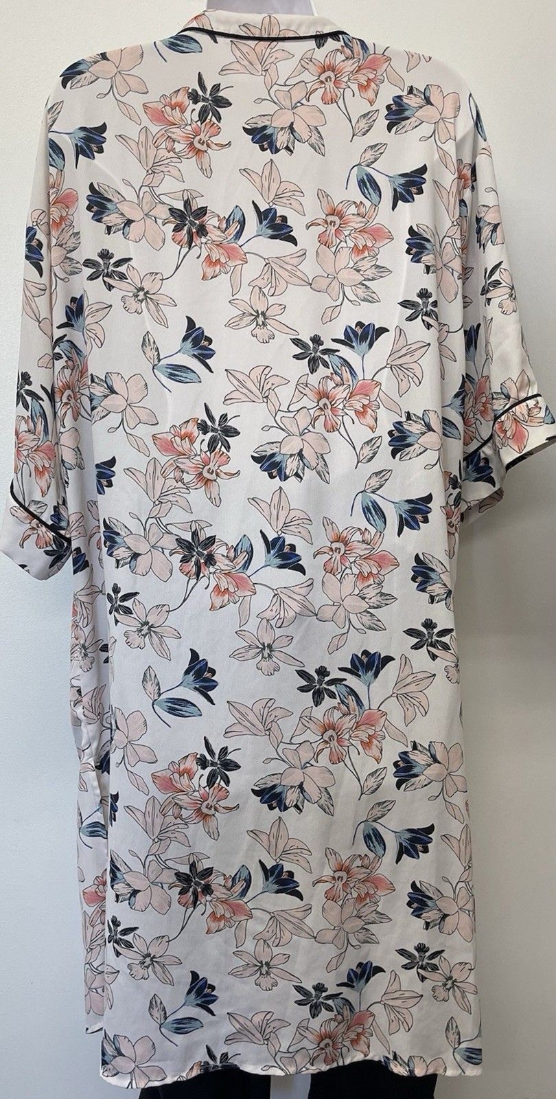 EUC Size Small Gibson Latimer Cream And Floral Print Elbow Length Sleeves Kimono