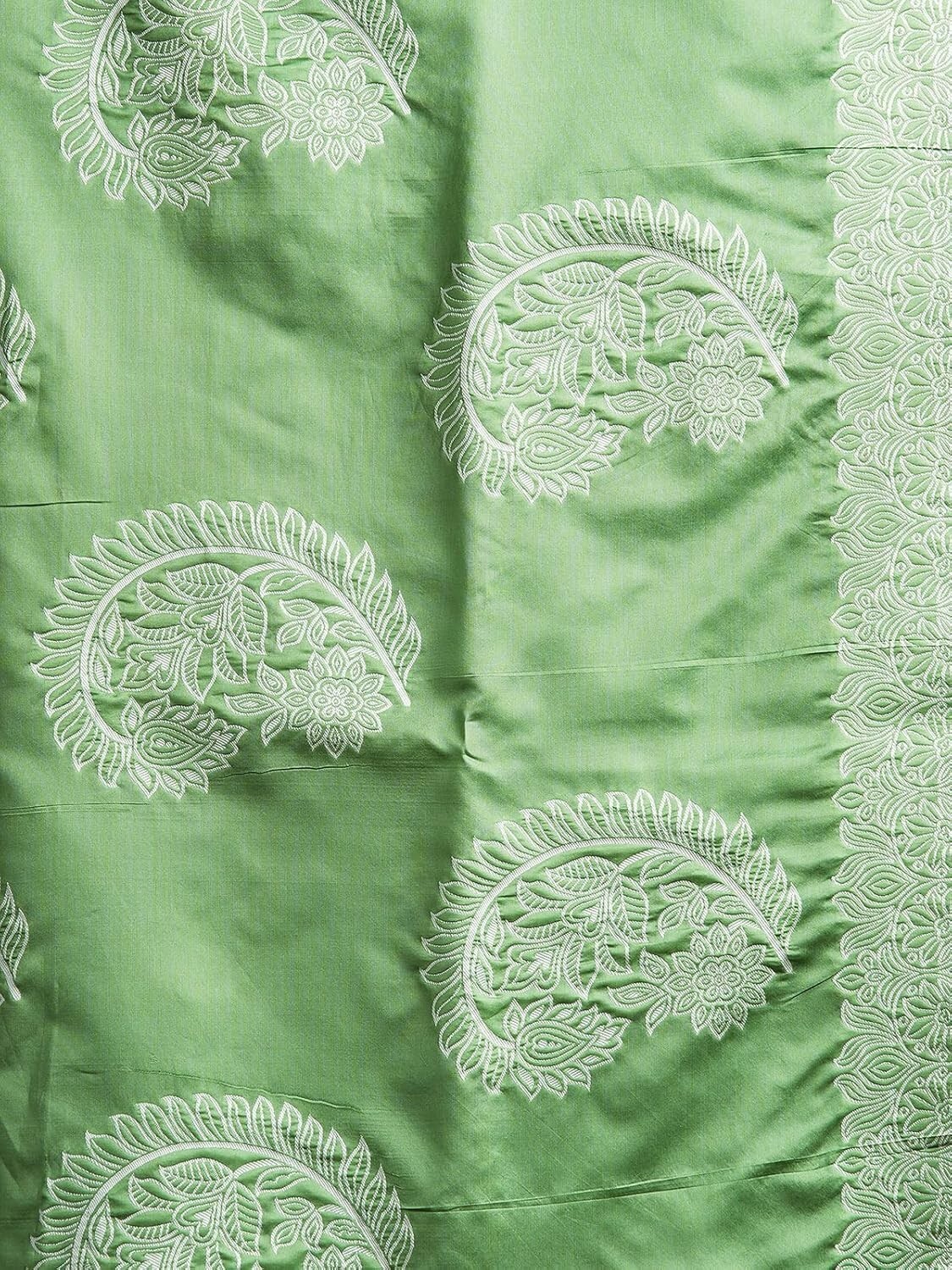 Women’s Silk Blend Banarasi Jacquard Saree with Unstitched Blouse Piece