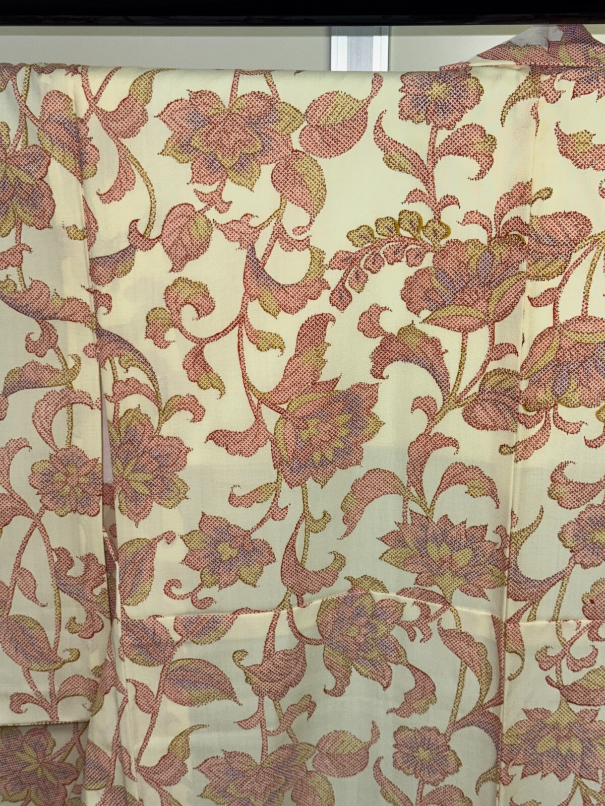 Japanese Vintage Kimono Polyester Beige Flower Expensive Tradition Heigh 61.81in
