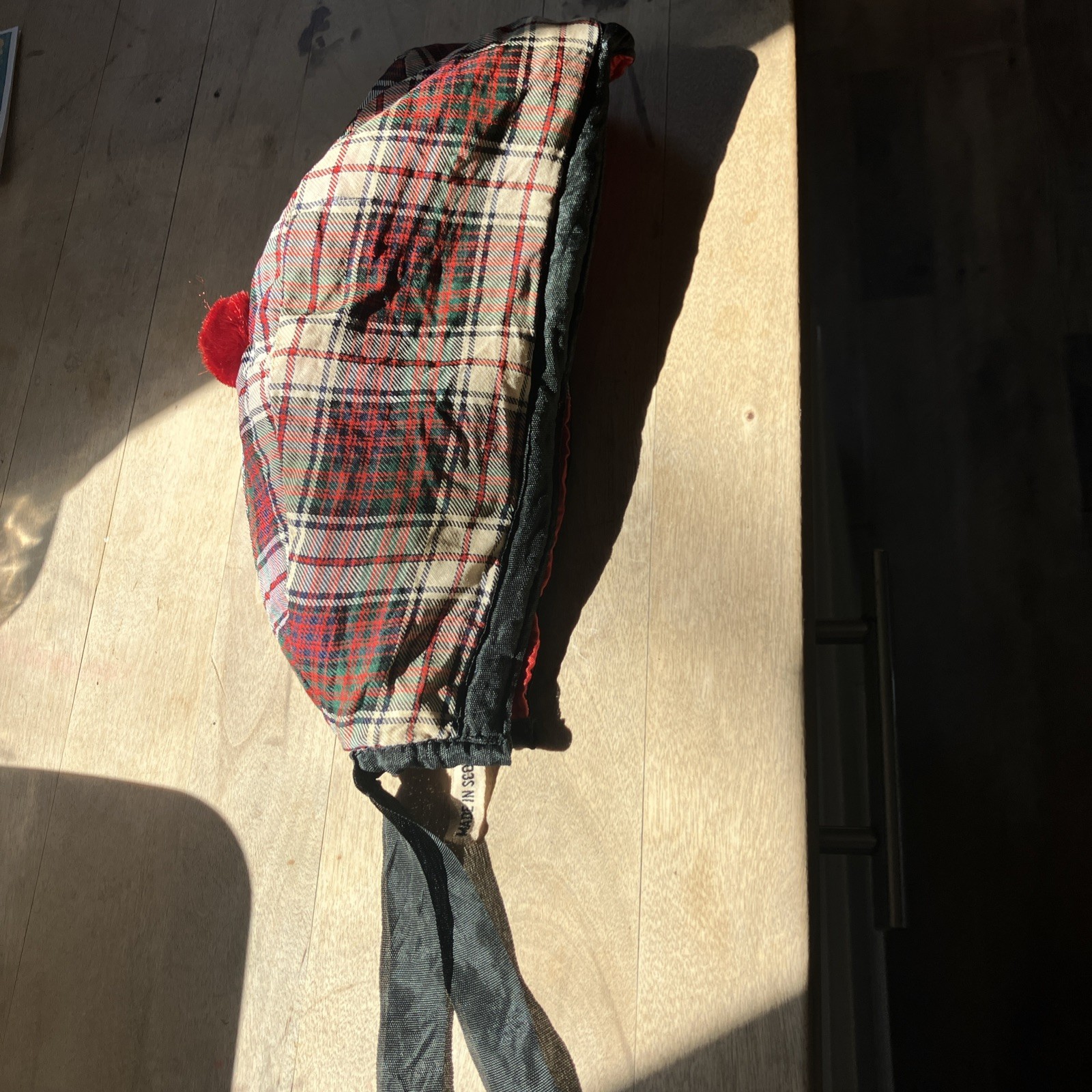 Vintage Scottish Tartan Tam O Shanter Child’s Cap Made In Scotland Red Pom