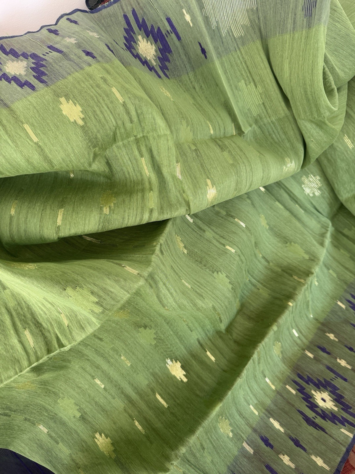 NEW, Handmade, Original Dhakai Jamdani Saree ( item#L2175 ) + Blouse piece.