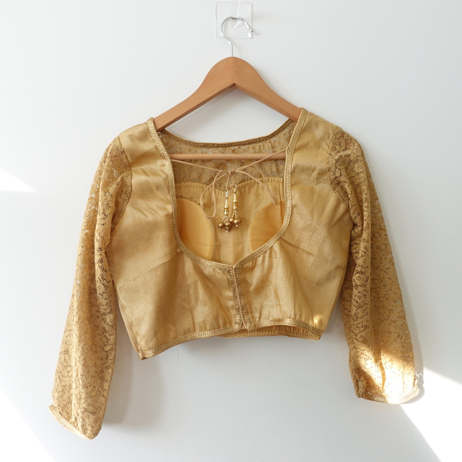 Boho Desi Girl Saree Crop Top Womens XS Gold Beige Lace Beaded Ethnic Indian