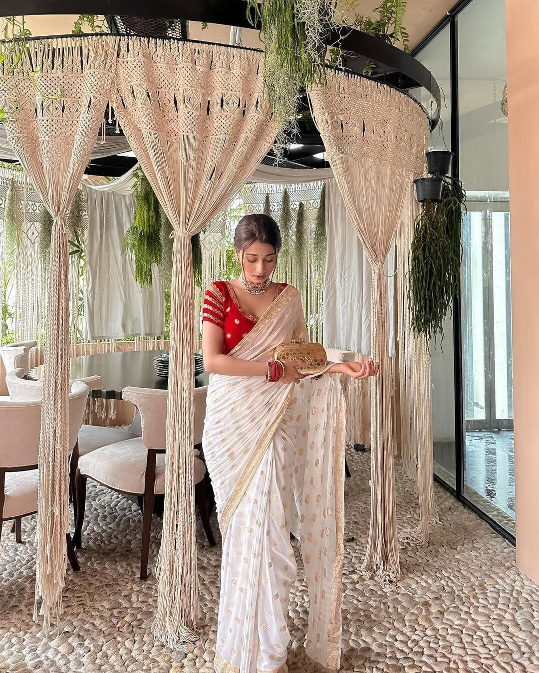 Red White Viscose Georgette Saree Gold Border Sari + FREE Petticoat & Blouse