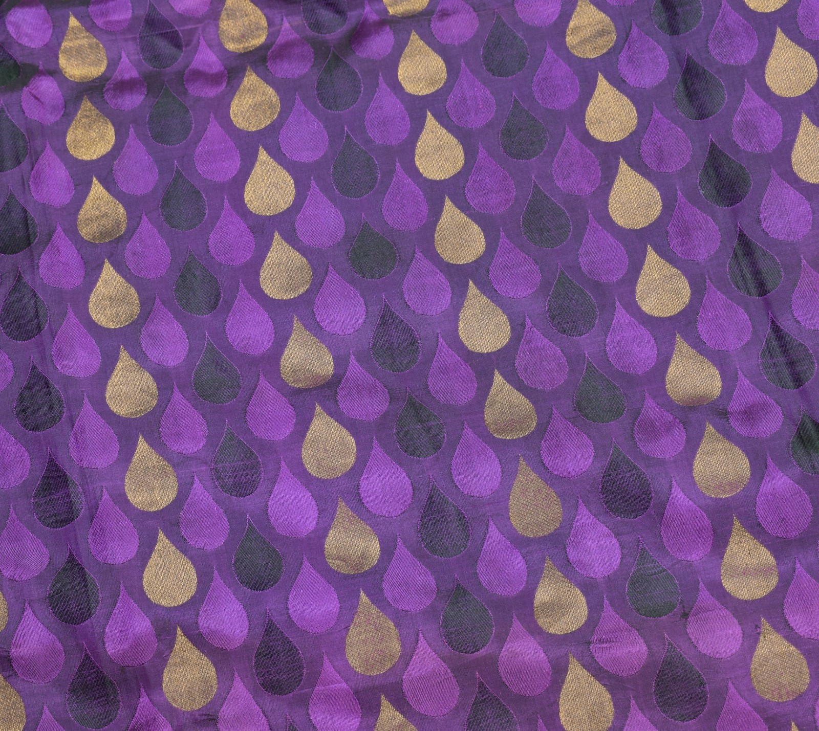 Sushila Vintage Self & Zari Brocade Saree Pure Silk Purple Premium Sari Fabric