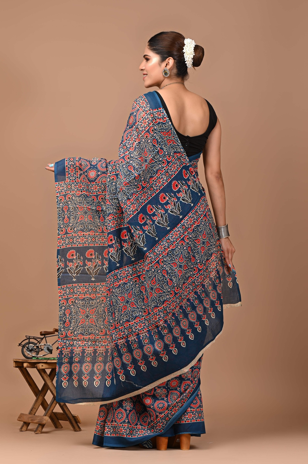Womens’s Printed Blue Pure Cotton Mulmul Saree With Blouse, 5.50 Meter Sari