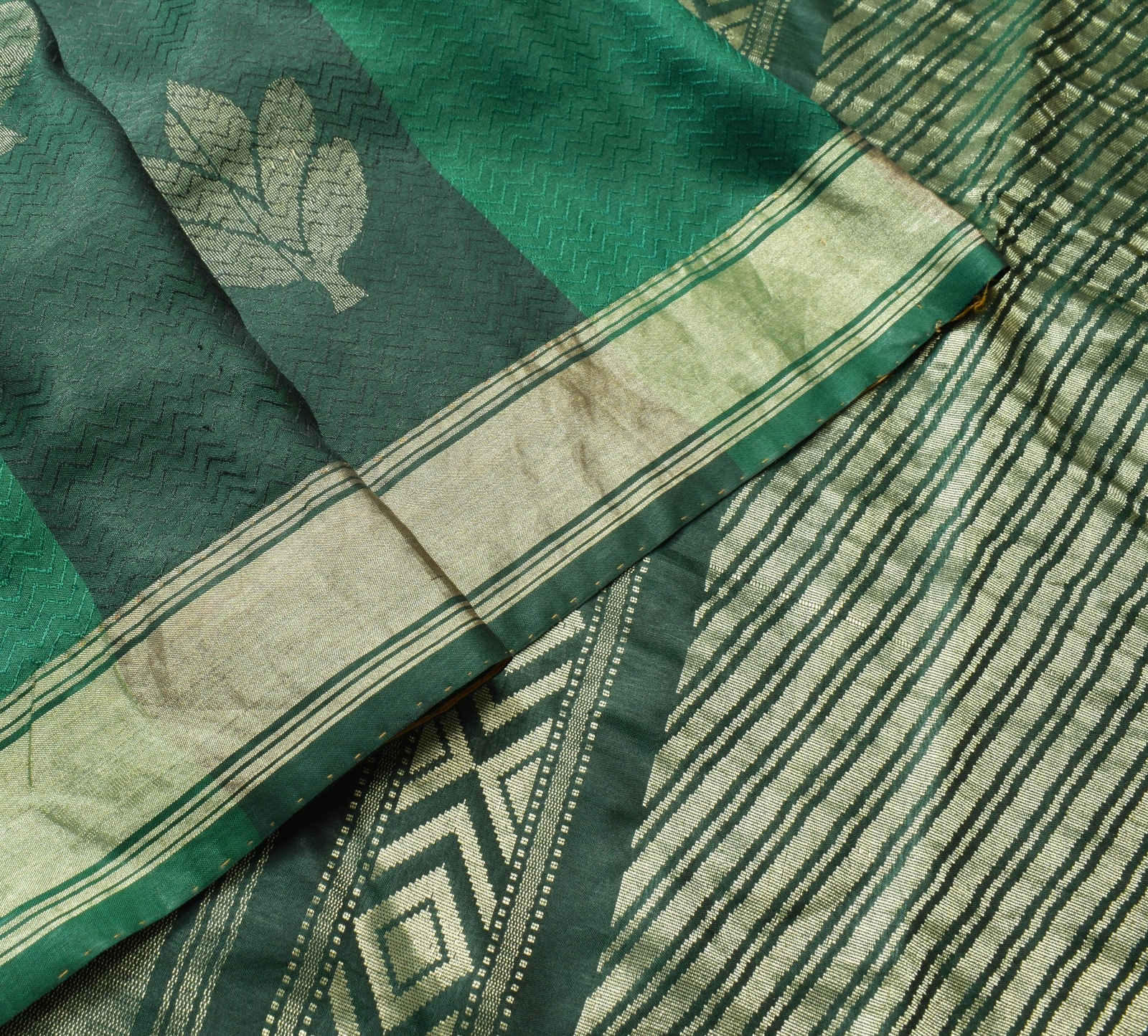 Sushila Vintage Dark Green 100% Pure Silk Saree Woven Floral Soft Sari Fabric