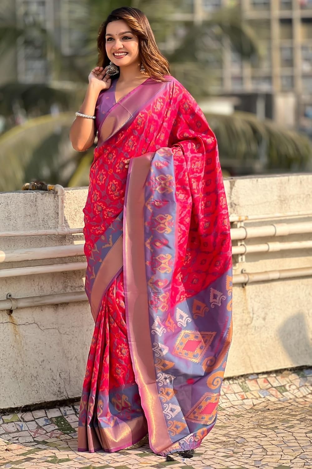 Women’s Kanjivaram Patola Soft Silk Sarees With Unstitched Blouse Piece