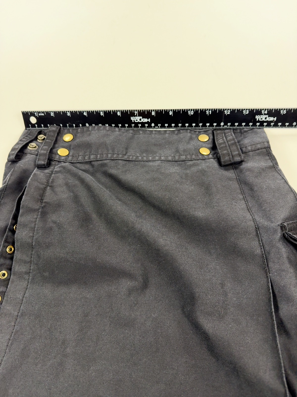 Ulik Men’s Utility Kilt Black Cotton Pleated Cargo 30 Pocket Buckle Detail