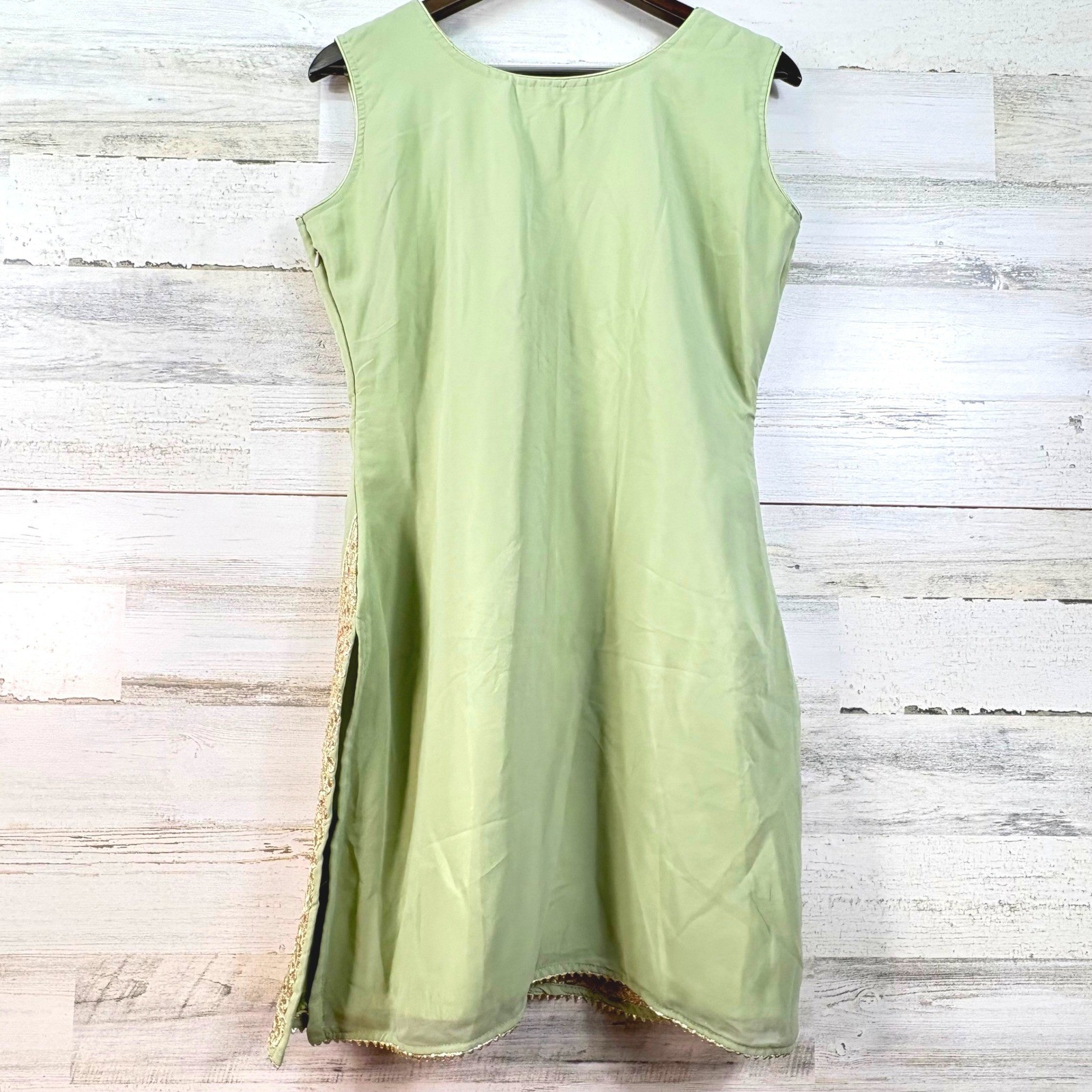 Lashkaraa Women Sage Green Embroidered Sequin Sleeveless Kurti Tunic Size L 40
