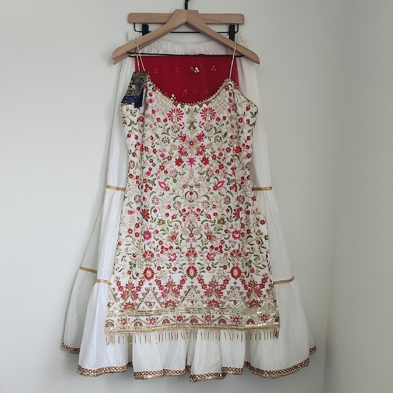 LASHKARAA Multicolor Embroidered Gharara Suit Made In India Size Large White