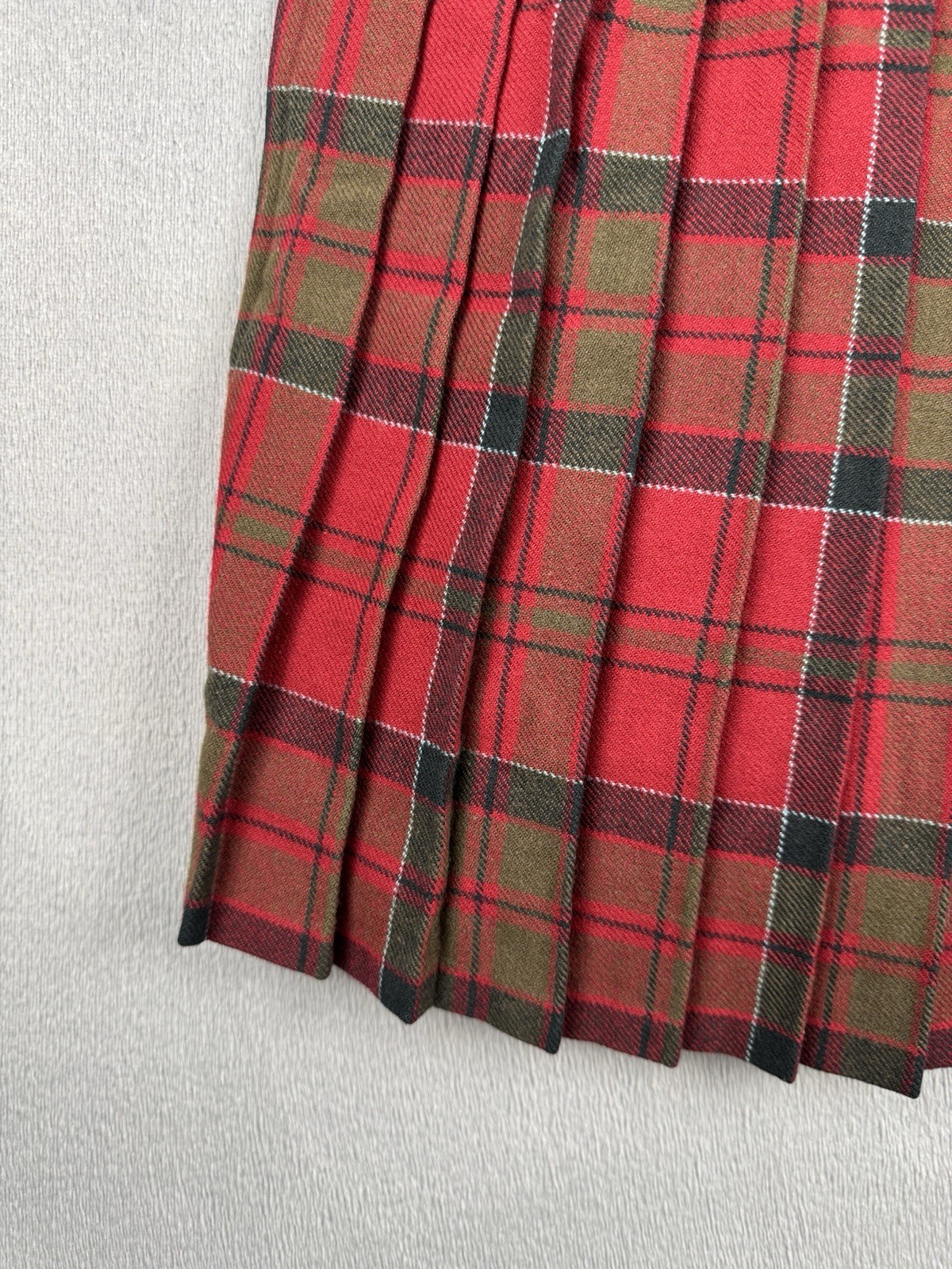 Vintage Tartan Plaid Kilt Pure New Wool Skirt Size 26W Red Schoolgirl Punk