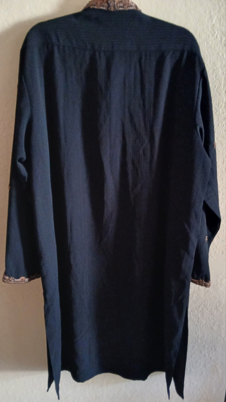Junaid J. Jamshed Black Kurta W/Intricate Embroidery-XL-VERYGENTLYWORN
