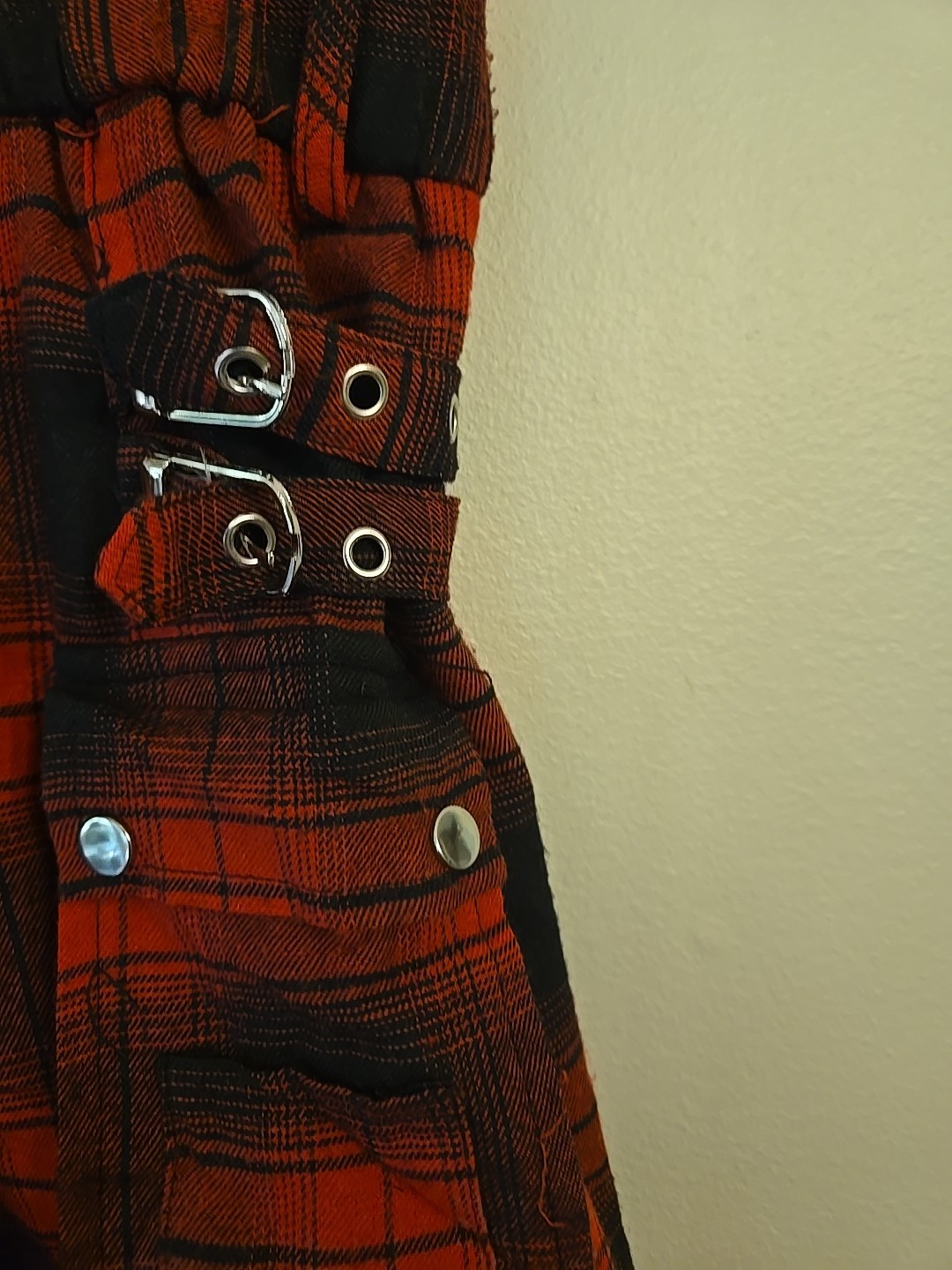 Custom Scottish Kilt Red Black Plaid XL Ekastic BacWaist Cargo Pockets Details