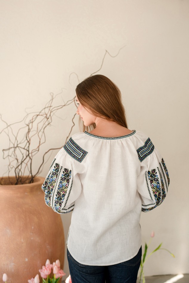 Ukrainian Embroidered White Linen Blouse Vyshyvanka Floral Boho Long Sleeve Folk