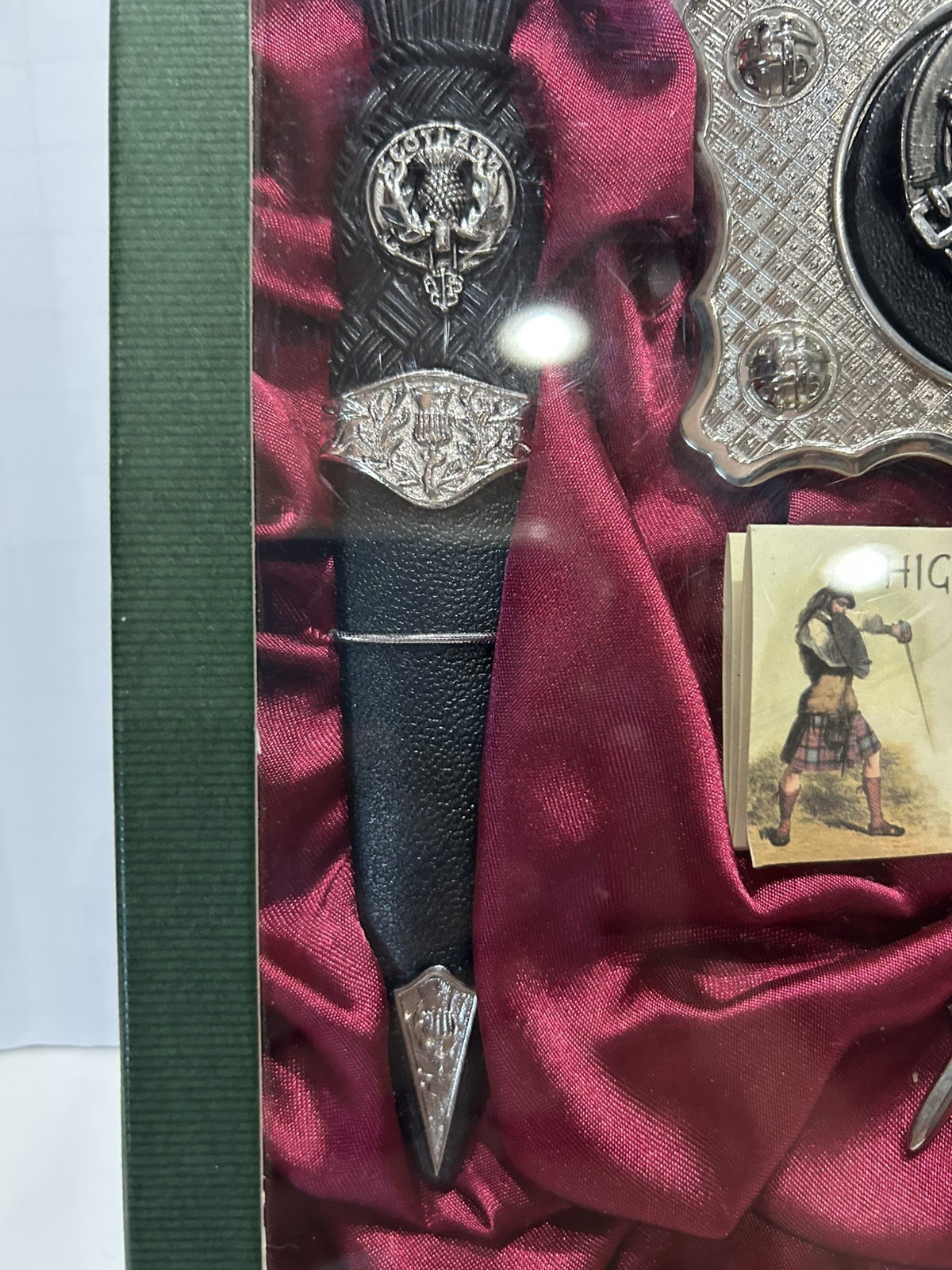 New Scottish Thistle Clan Crest Pewter Gift Set – Sgian Dubh, Kilt Pin, Buckle