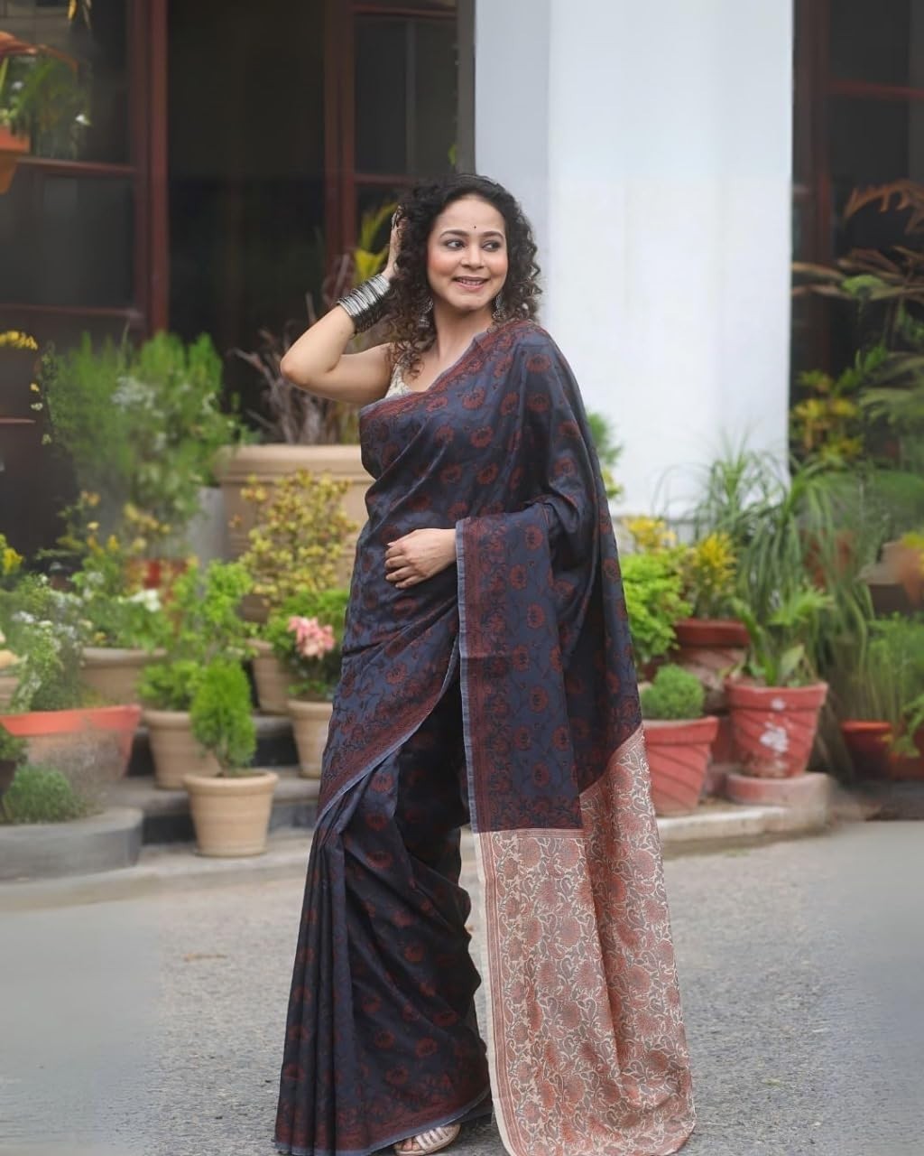 Women’s Beautiful Soft Silk Saree With Zari Weaving With Blouse Piece