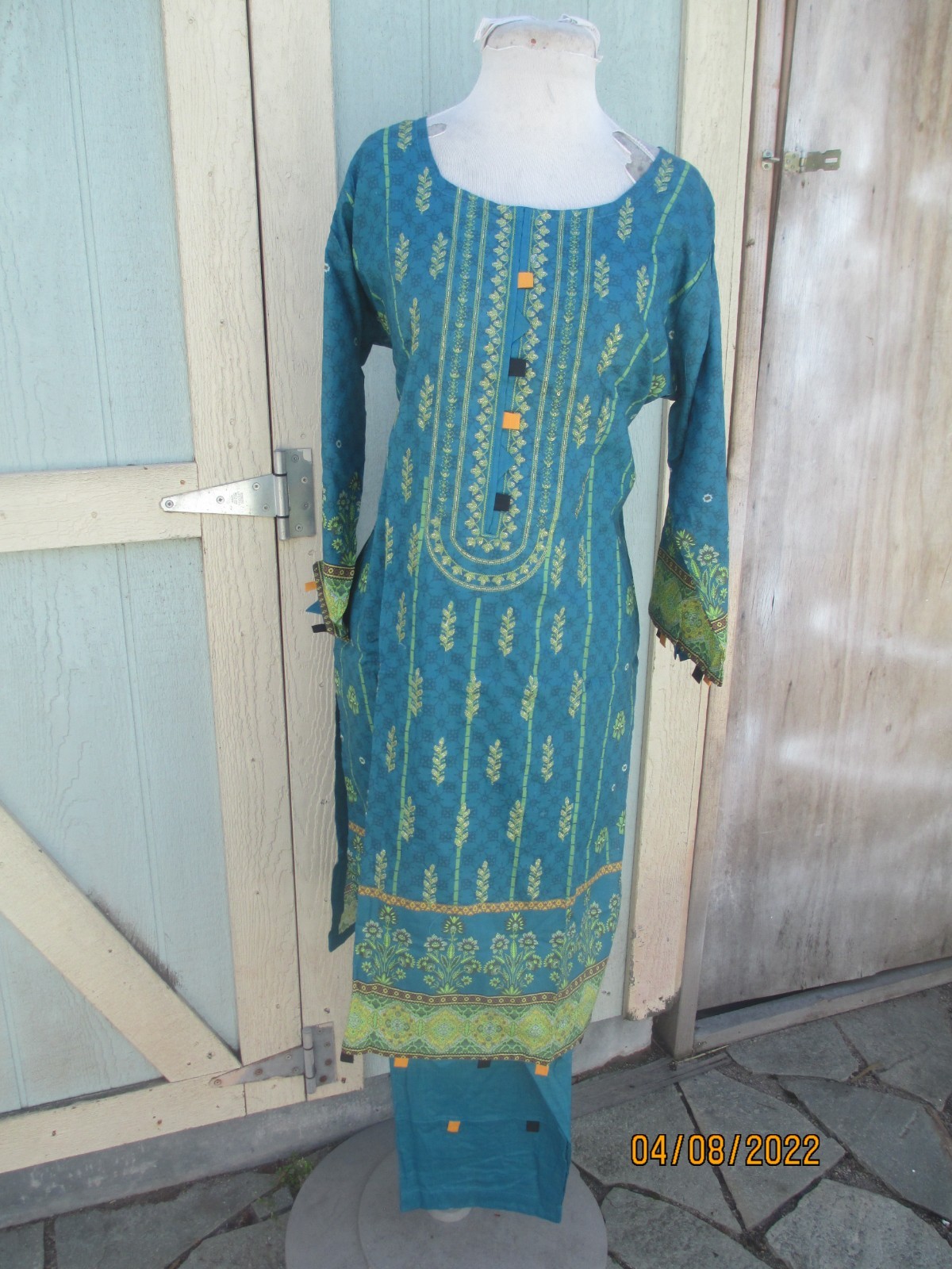 pakistani beautfull emboridery lawn cotton pant kameez Lmsize bust 4XL 50