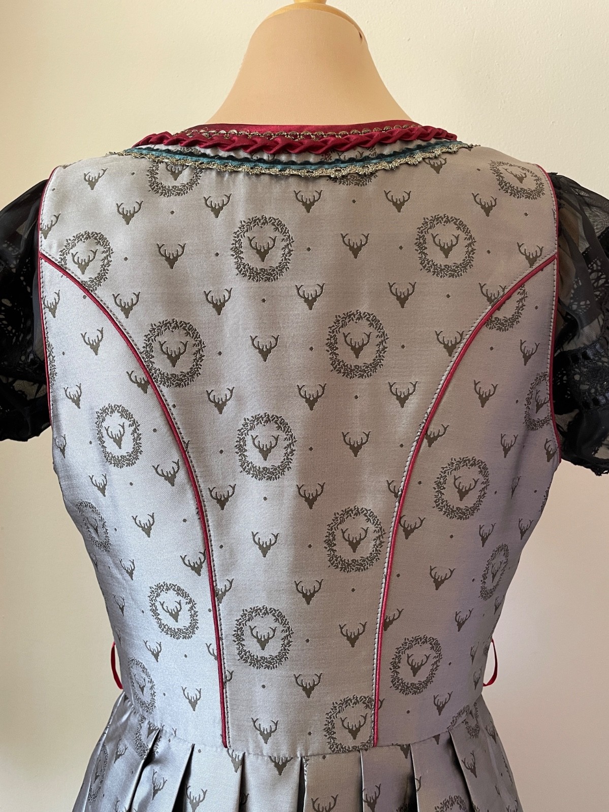 Krüger Feeling Dirndl Set EU 42 US 10/12 Gray Burgundy Deer Oktoberfest NWT