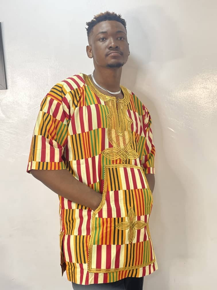 Men’s lightweight Kente Print Kaftan/Dashiki With Kufi Cap.
