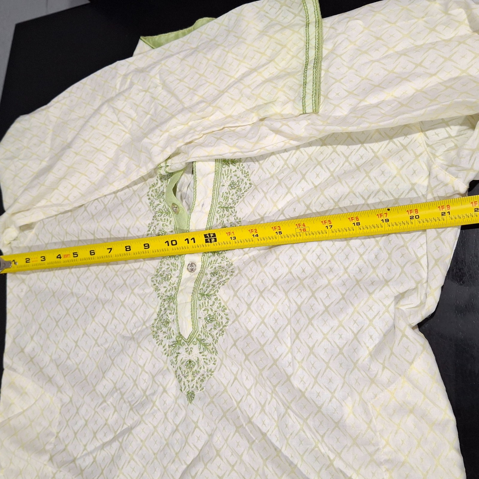 Men’s Off White Cotton Kurta Size 38 Medium Pista Green Embroidery Festive Wear