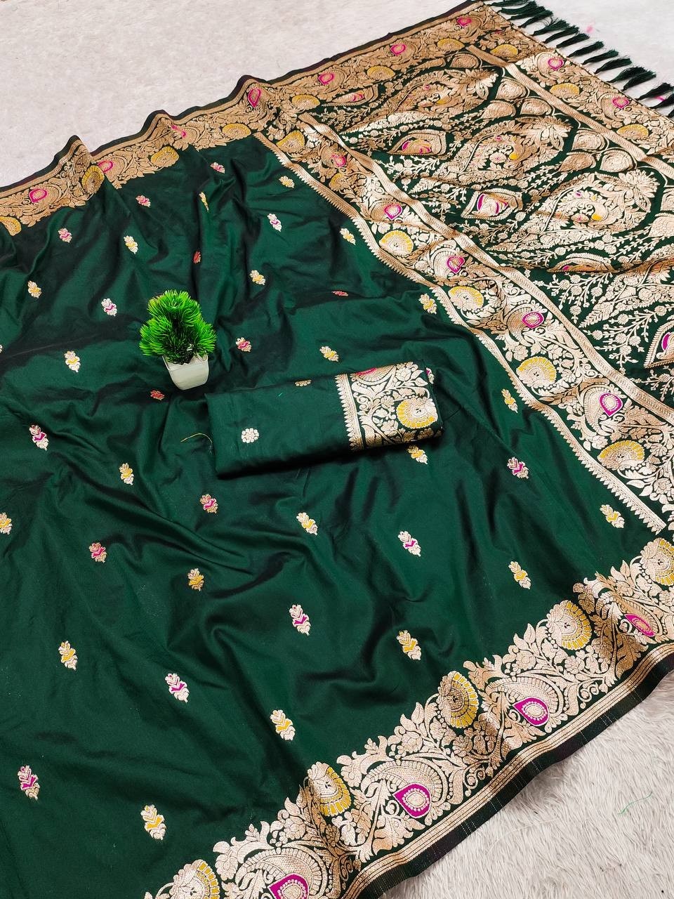 New Designer Soft Banarasi Silk Saree With Blouse For Function & Festival Wear