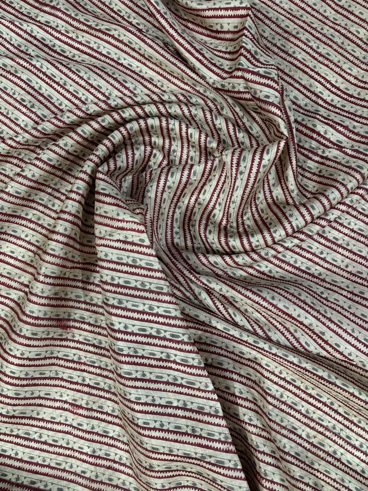 100% Pure Silk Saree | Recycled Indian Sari Fabric | Craft Dress Material SS1752