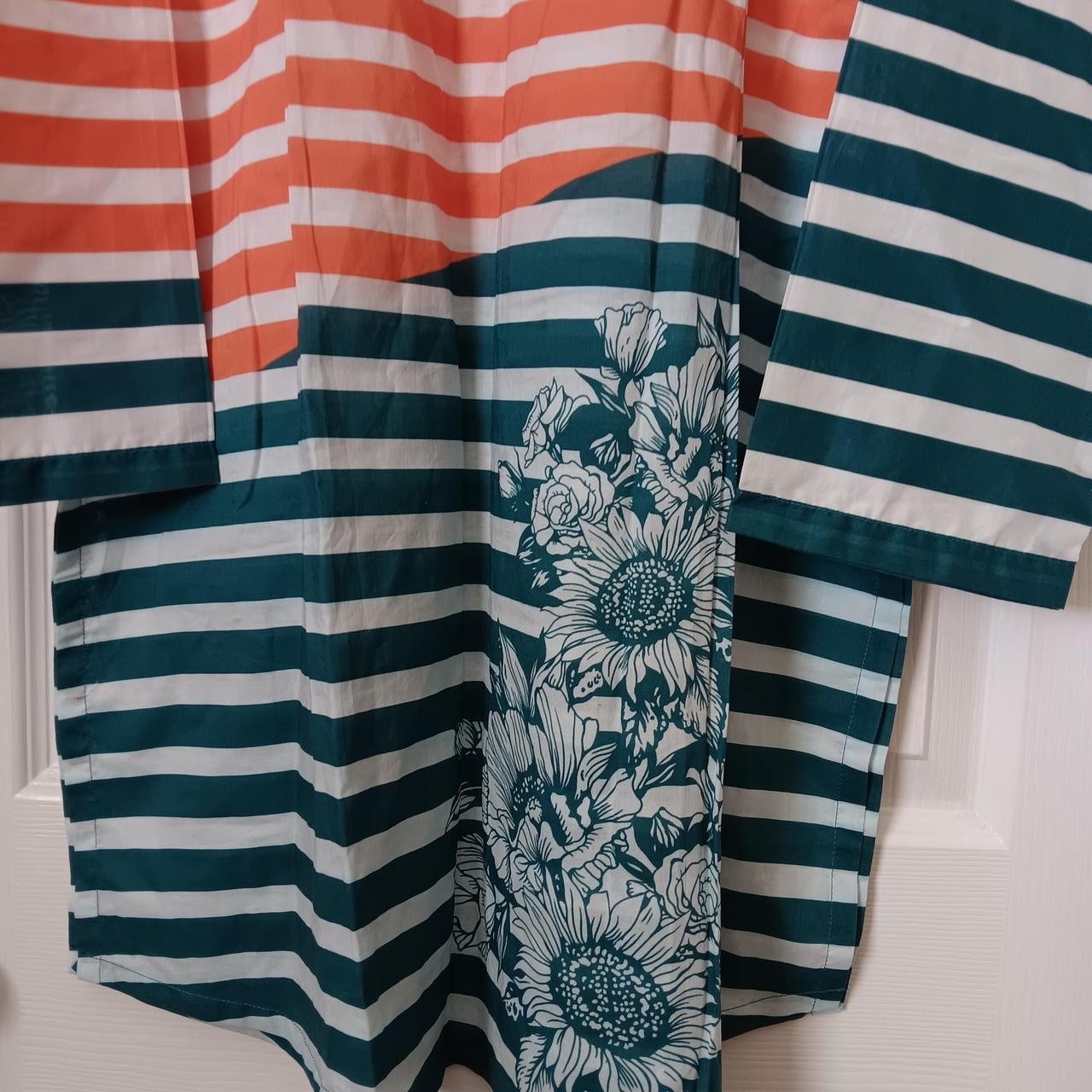 Tarz Pakistani Kurti NWT size Large, printed stripes kurti for summer