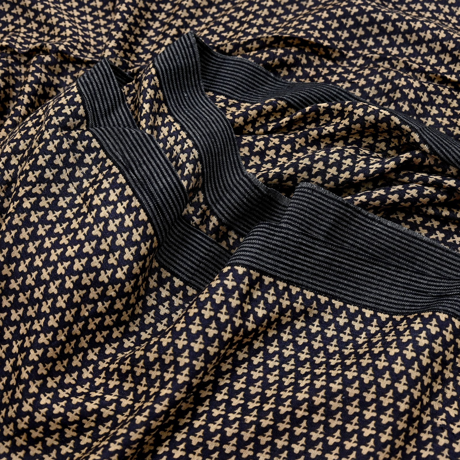 Vintage Black & Beige Saree Pure Woolen Woven Printed Sari Warm Craft Fabric 5Yd