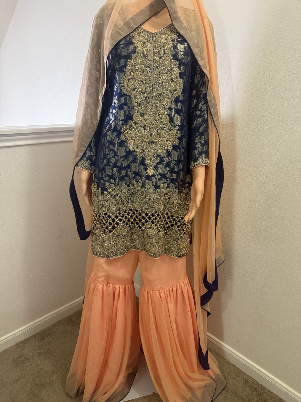 pakistani Wedding Eid Dress Medium navy Blue Small ( Wear At Once ) Used