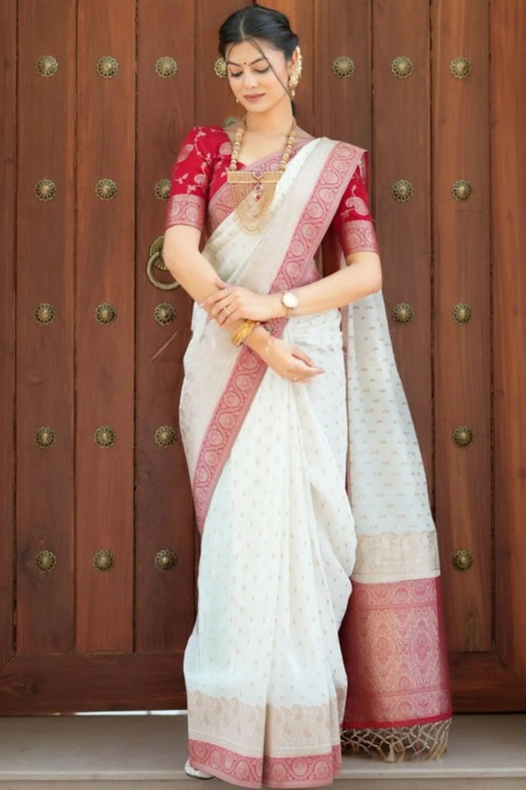 Women Soft Silk Saree Zari Work White Color With Unstitched Blouse Piece