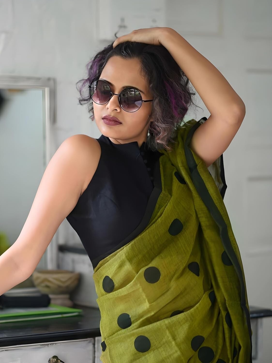 Women’s Polka Dot Printed Linen Cotton Saree With Unstitched Blouse Piece