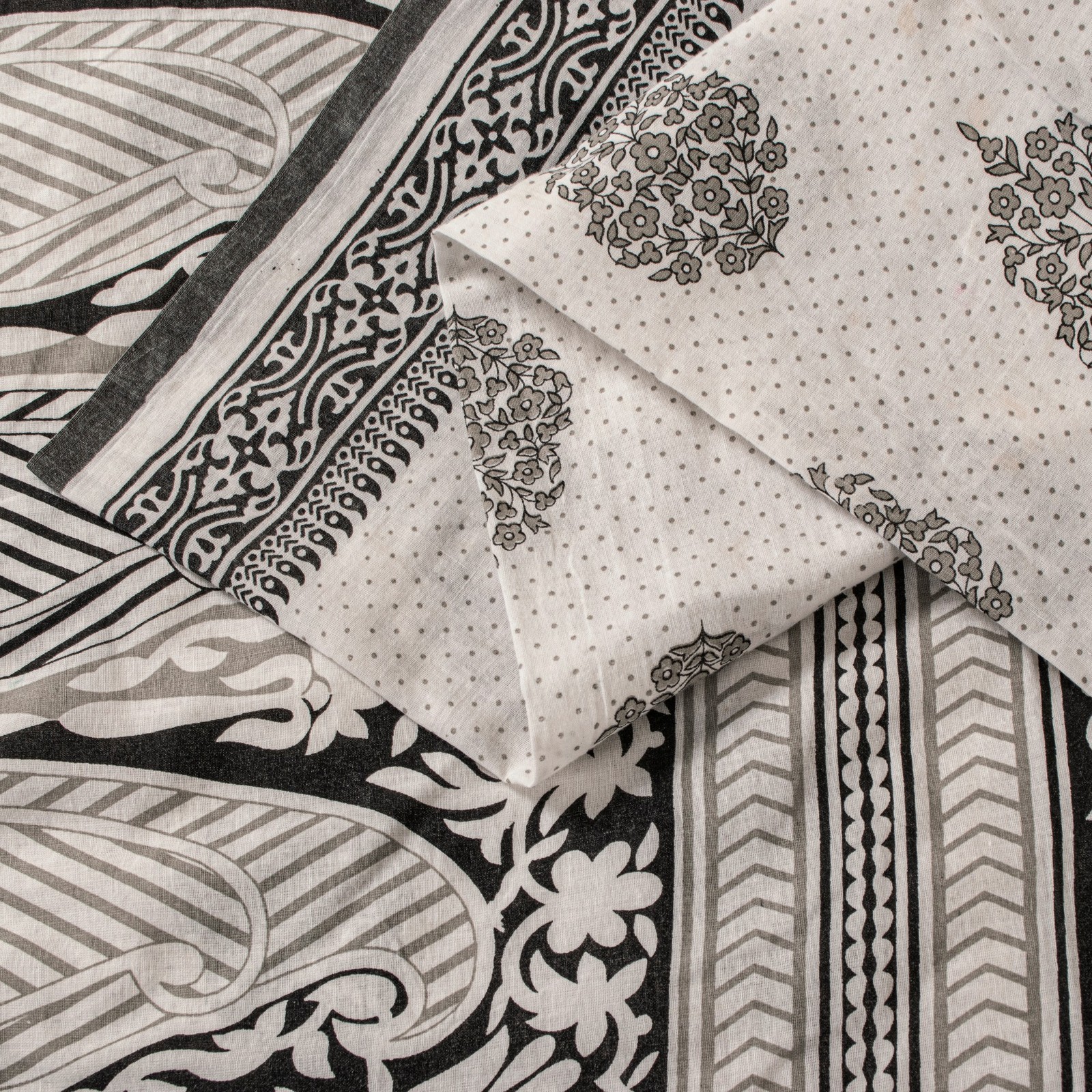 Sanskriti Vintage White-Black Pure Cotton Saree Digital Kalamkari Printed 5.5Yd