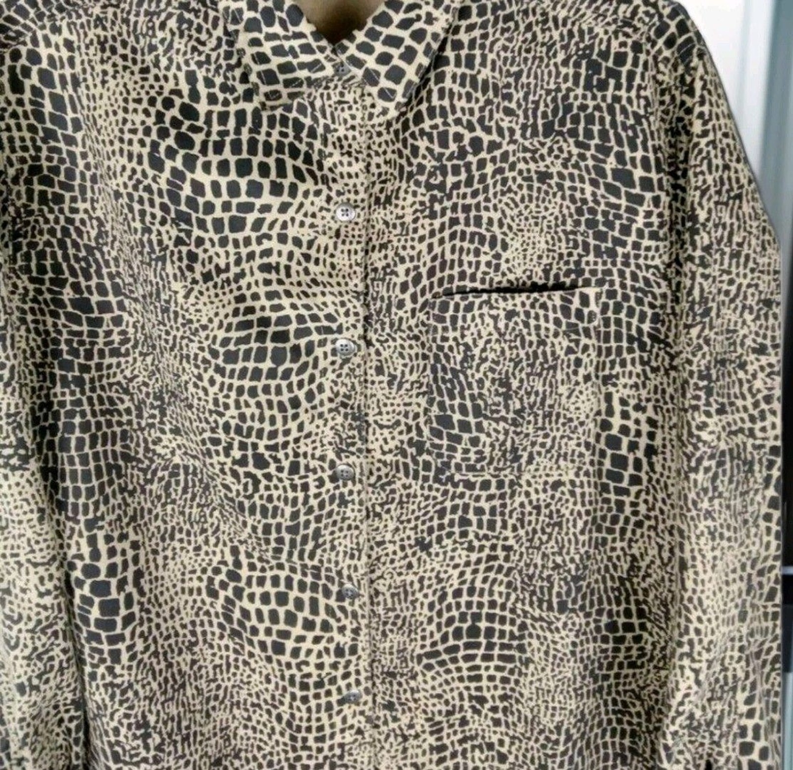 Chico’s Blouse Size 1 US M Button Blouse Cheetah Print Long Sleeve Collar Pocket