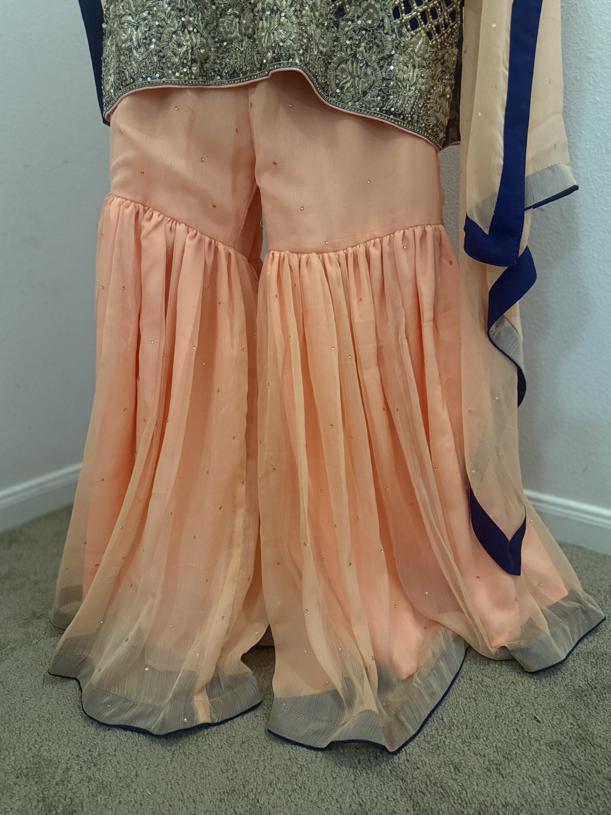 pakistani Wedding Eid Dress Medium navy Blue Small ( Wear At Once ) Used