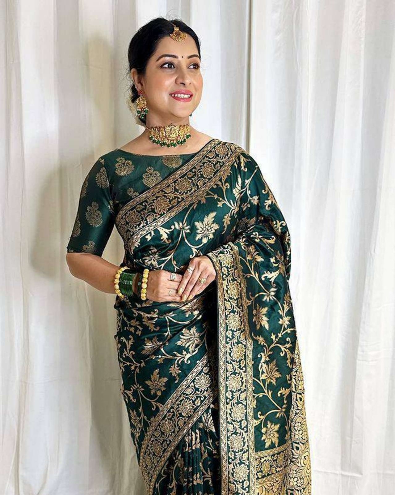 FASHION Woven FASHION Woven Silk, Art Silk Saree with Unstitched Blouse (GREEN)