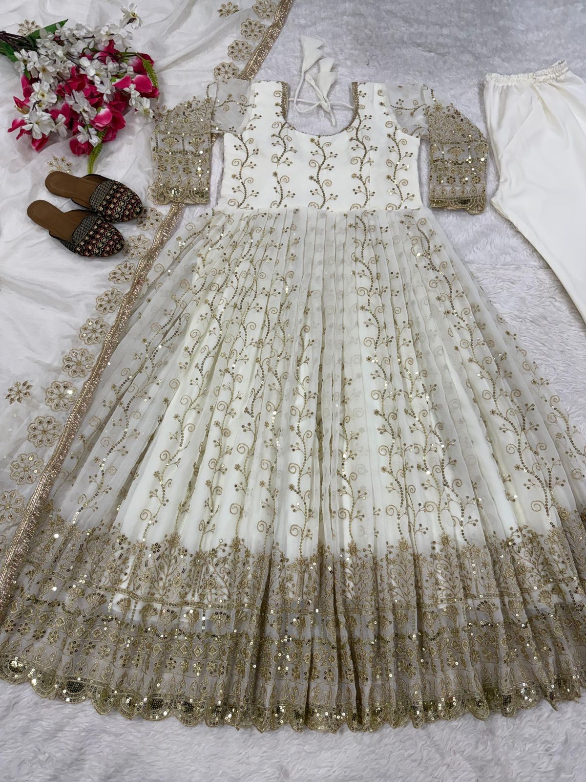 New Đěsigner Anarkali Suit In New Fancy Style