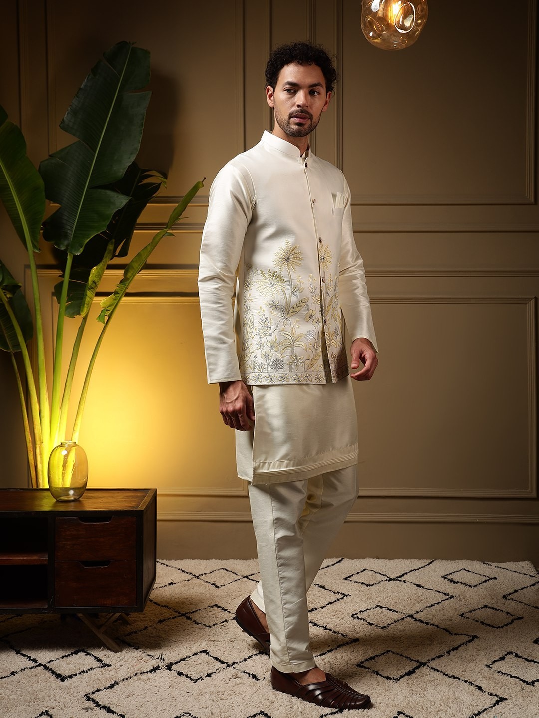 Mens Indian Kurta Pajama Koti Set Silk Embroidered Wedding Party Ethnic Wear