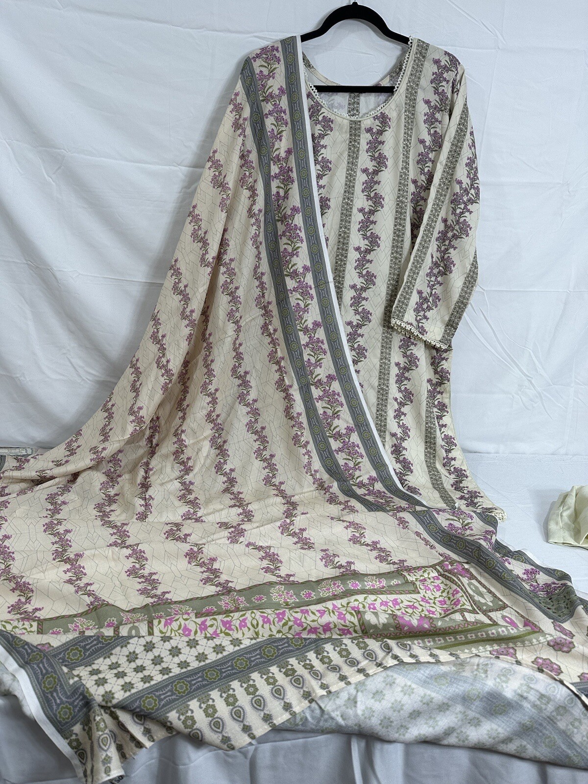 Karandi Embroidery kameez shalwar with shawl dupatta XL Bust 44 Pakistani