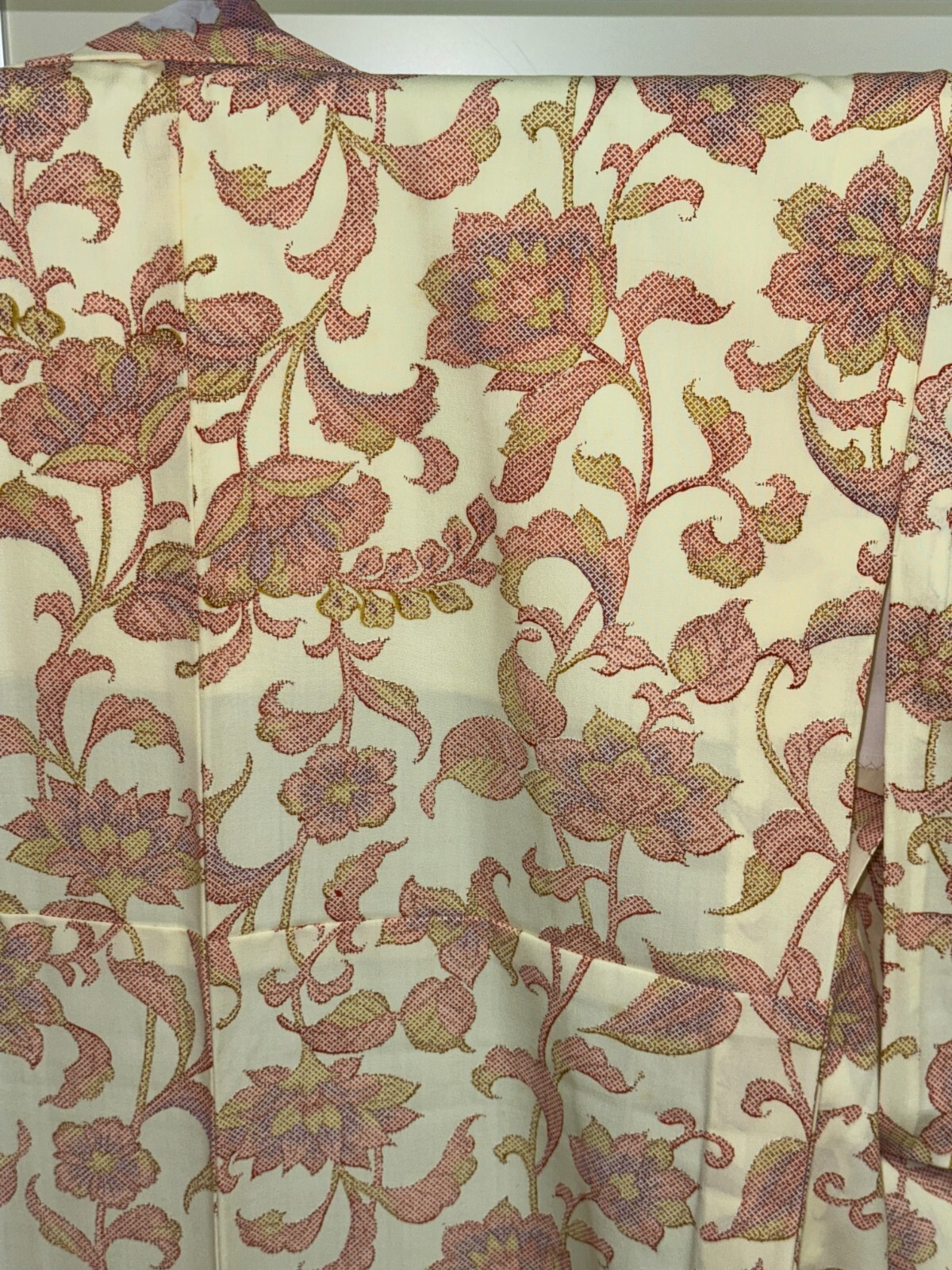 Japanese Vintage Kimono Polyester Beige Flower Expensive Tradition Heigh 61.81in