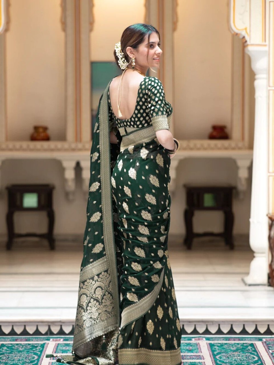Woven Kanjivaram Pure Silk, Silk Blend Saree (Green)