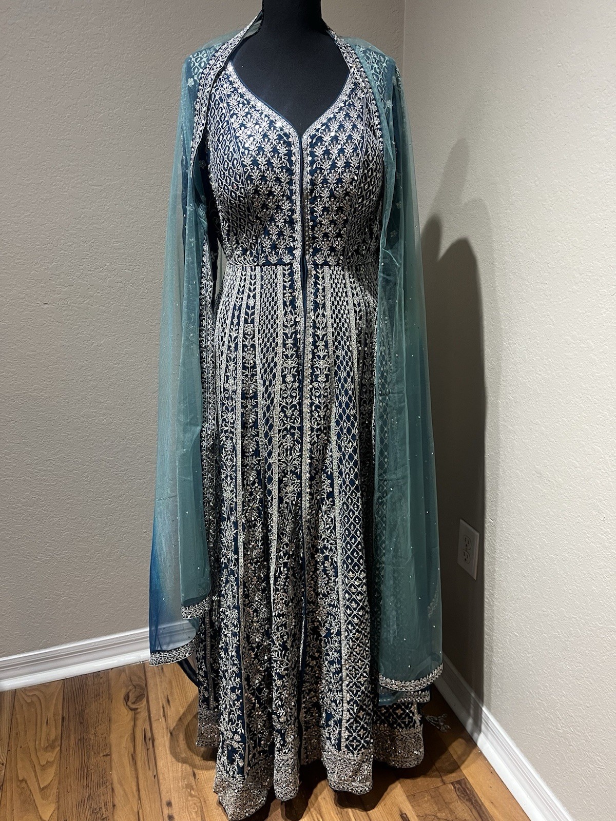 Handmade Women’s Blue Embroidered lengha Gown w/ Net Dupatta, L