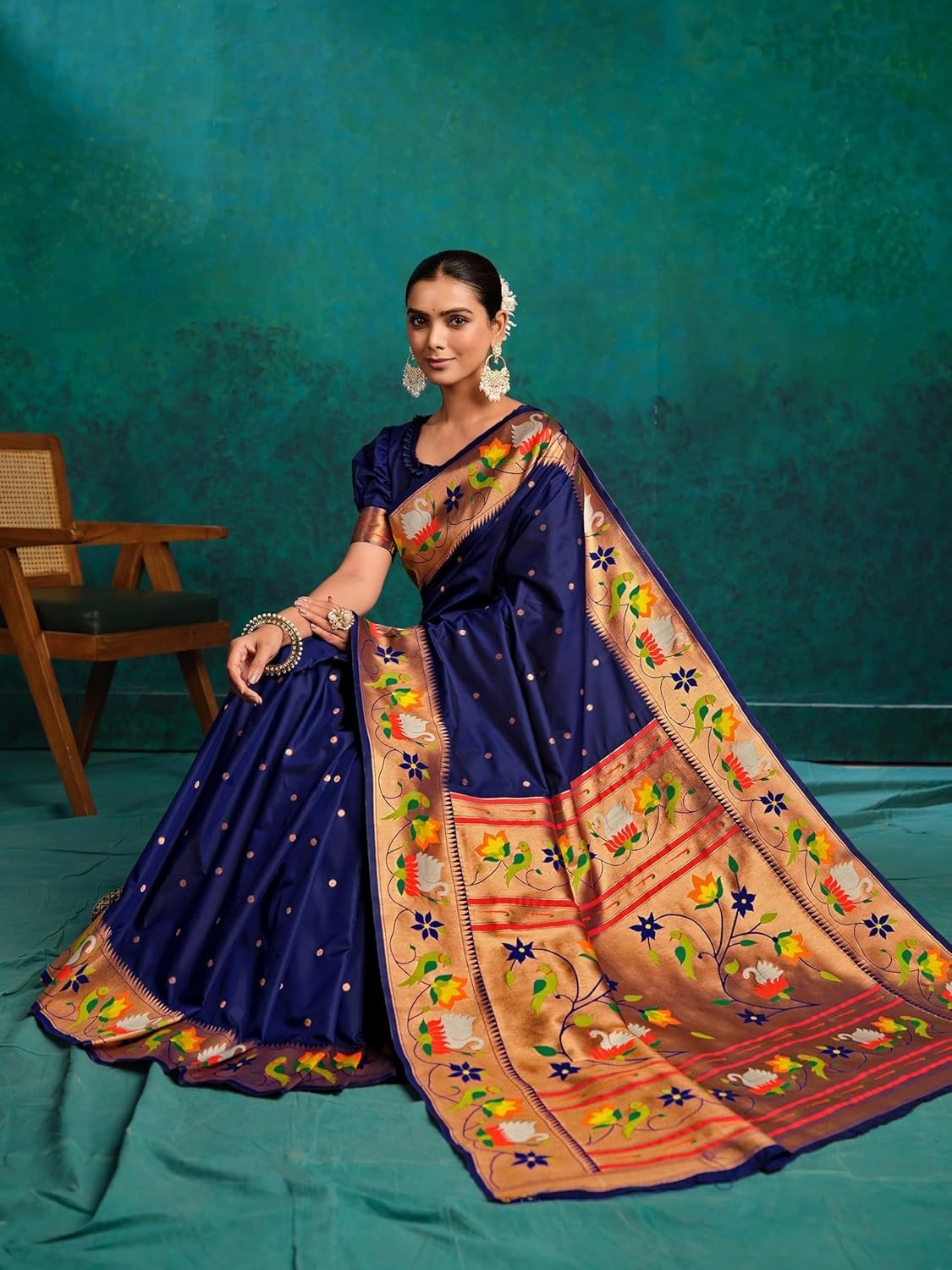 Women’s Pure Silk Paithani Woven Saree With Blouse Piece